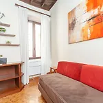 Apartmán Comfort & Authentic Campo De Fiori Navona P09 *